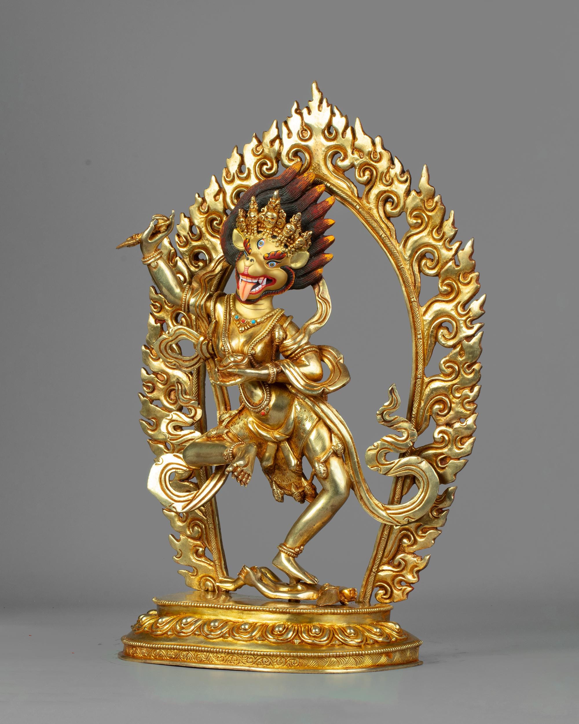 手作りの24Kゴールド製シムハムカ像：獅子面ダキニ、チベット仏教の