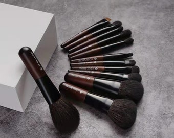 Mini juego completo de brochas de maquillaje de viaje de sándalo y pelo de cabra de primera calidad con bolsa de cuero PU