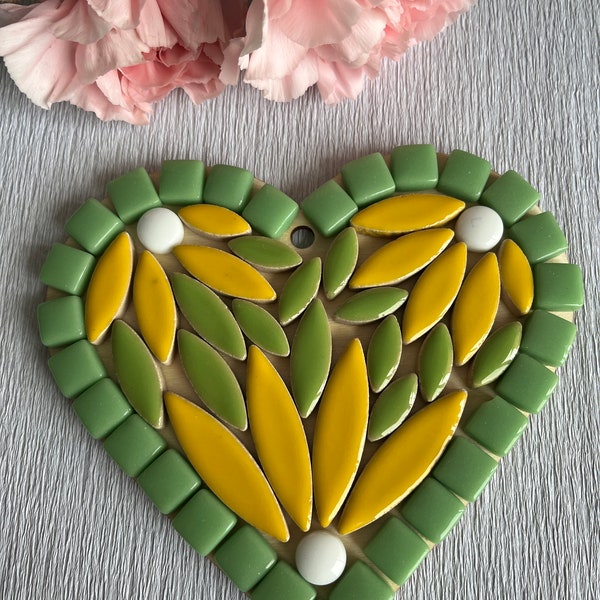 Mosaic Kit - Petals Heart - Mosaic DIY - Mosaic kits for kids - Mosaic activity - mosaic starter kit - crafts for kids - crafts for adults