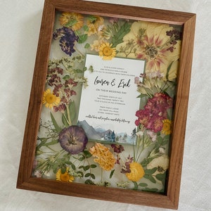 Cornice personalizzata con fiori pressati - Fiori per matrimonio o altri fiori per eventi