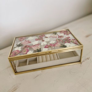 Custom Pressed Flower Jewelry Box - Wedding Flower or Other Events