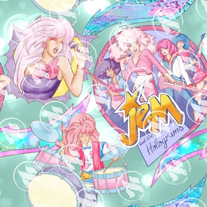 Pode incluir: Uma ilustração colorida de estilo cartoon de uma banda chamada "Jem and the Holograms". Os membros da banda são todas mulheres com cabelo rosa e usam roupas coloridas. A ilustração é sobre um fundo verde com acentos brancos e azuis.