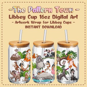 Puede incluir: Tres vasos Libbey de vidrio transparente con tapas de bambú y pajitas, cada uno con un diseño de temática selvática. Las tazas están etiquetadas como "The Pattern Town" y "Libbey Cup 16oz Digital Art". La obra de arte envuelve las tazas, mostrando varios personajes.