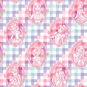 Pode incluir: Padrão repetitivo com retratos emoldurados em rosa de princesas animadas em um fundo xadrez pastel. Os retratos são em um estilo de desenho de linha, com cada princesa em uma pose diferente. O esquema de cores geral é rosa suave, roxo e azul.