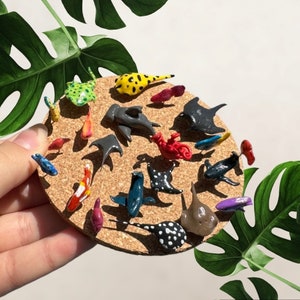 Handgemachte Pins mit Meeresmotiven