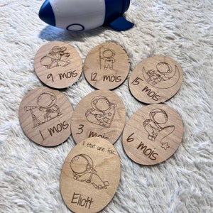 Cartes étapes bébé en bois  astronaute, Cadeau de naissance personnalisé pour future maman