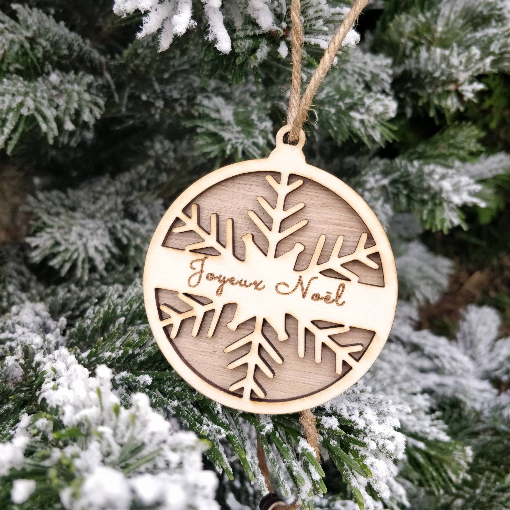 Boule de Noël en Bois Personnalisé - Chalet Ornement Gravure Cadeau Noël