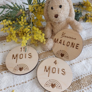 Cartes étapes  bébé rondes en bois modèle arc en ciel,  Cadeau de naissance personnalisé pour future maman