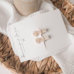 Beige & Ivory small bow baby hair clips | small toddler hair clips | petite baby hair clips | soft hair clips | baby bows | first clips