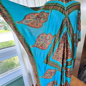 Vintage 70s muumuu, peacock blue orange green abstract leaves print, front zipper kaftan dress, 1970s loungewear, modern size O/S up to 2XL
