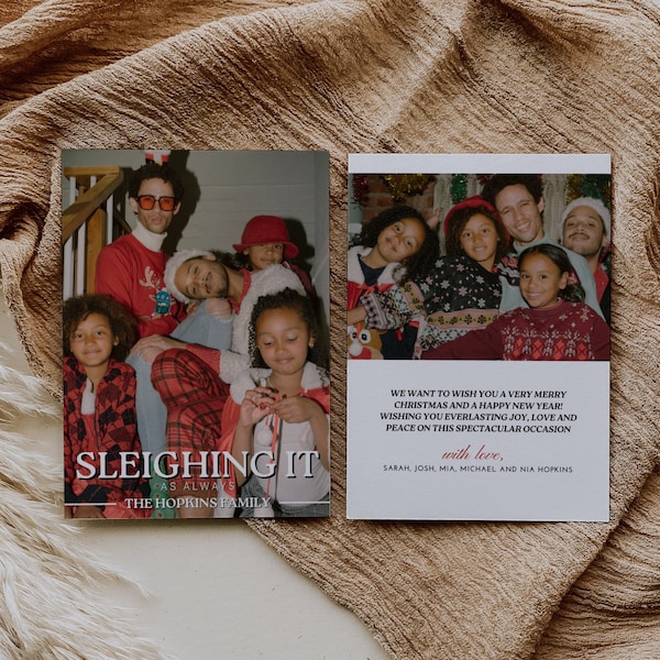 Schlitten Es Lustige Urlaub Familienfoto Karte Vorlage, Moderne Retro Weihnachten Familie Foto Vorlage, Bearbeitbar mit Canva, Sofort Download