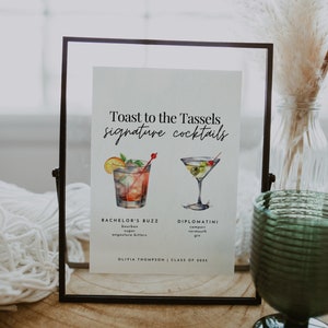 Modèle de plaque de cocktails signature, menu de bar de fête de remise des diplômes moderne, carte de boissons de signature imprimable, enseigne de bar de fête de remise des diplômes modifiable