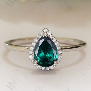 2.15 ctw Pear Cut 8.00X6.00 mm Emerald Silver Engagement Ring Bridal Pear Ring For Her Wedding Green Gemstone Dainty Ring Halo Emerald Ring