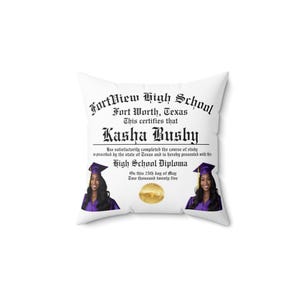 Almohada con diploma de graduación. Regalo personalizado.