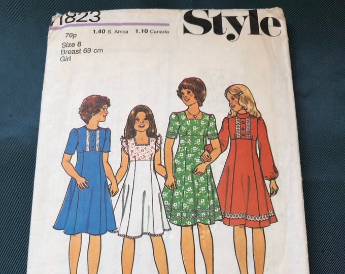 Style Sewing Pattern, Girls dresses, Vintage, Part cut, Complete, Style 1823