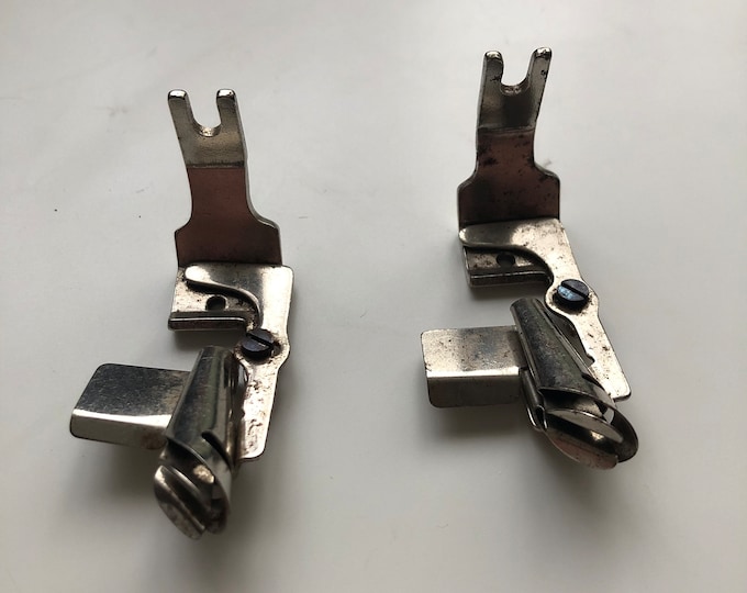 Singer sewing machine,  Binder foot for 66K, back clamp