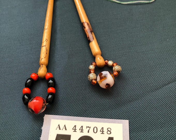 Lacemaking bobbins