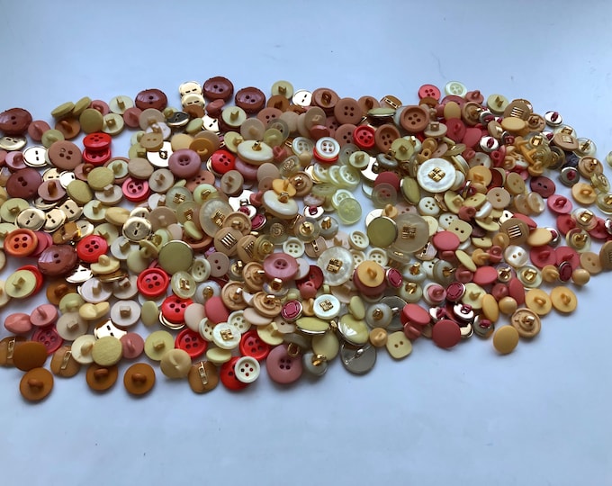 Buttons, Vintage buttons shades of yellow to orange