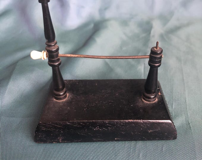 Vintage thread holder