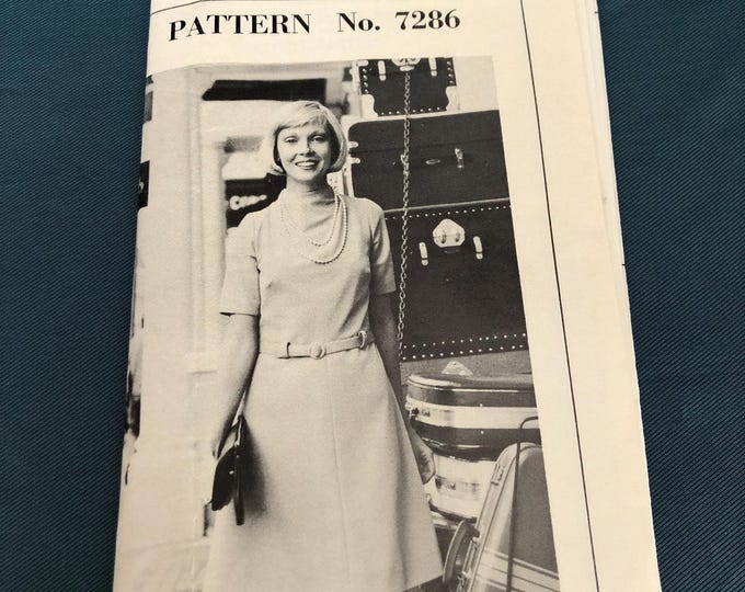 Ladies vintage dress paper Sewing Pattern, Factory Folded, women's weekly 7286