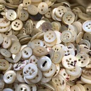 Mixed Bag of 100 Vintage Shell Buttons - Etsy