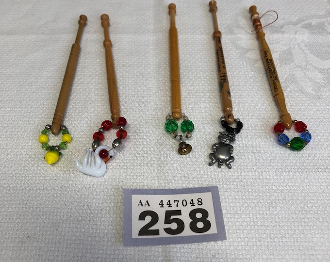 Collection of 5 vintage wooden lacemaking bobbins