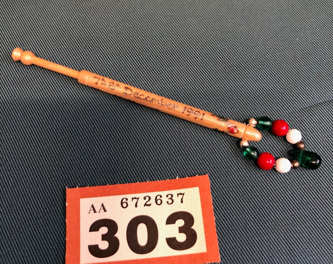Lacemaking bobbin