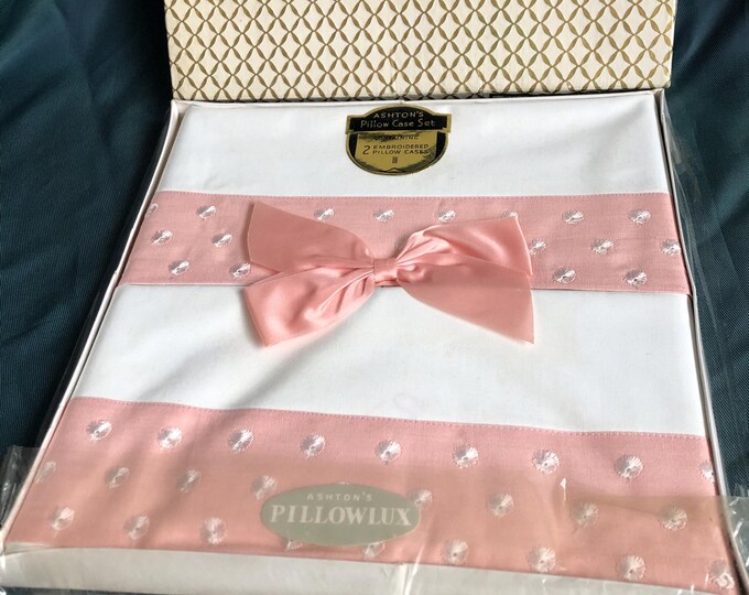 Vintage white cotton pillow case set