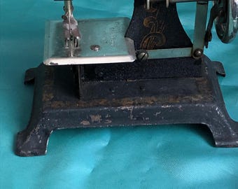 SMJ Depose Hand Crank Childs Sewing Machine, Vintage - Etsy UK