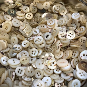 Mixed Bag of 100 Vintage Shell Buttons - Etsy