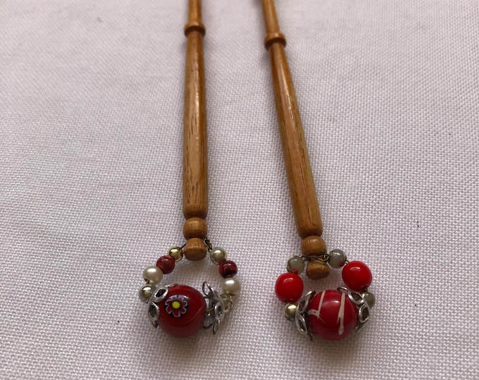 Lacemaking bobbins, midland bobbins