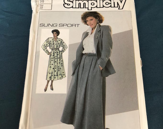 Ladies skirt, blouse and lined jacket paper Sewing Pattern, Factory Folded, Simplicity 7588