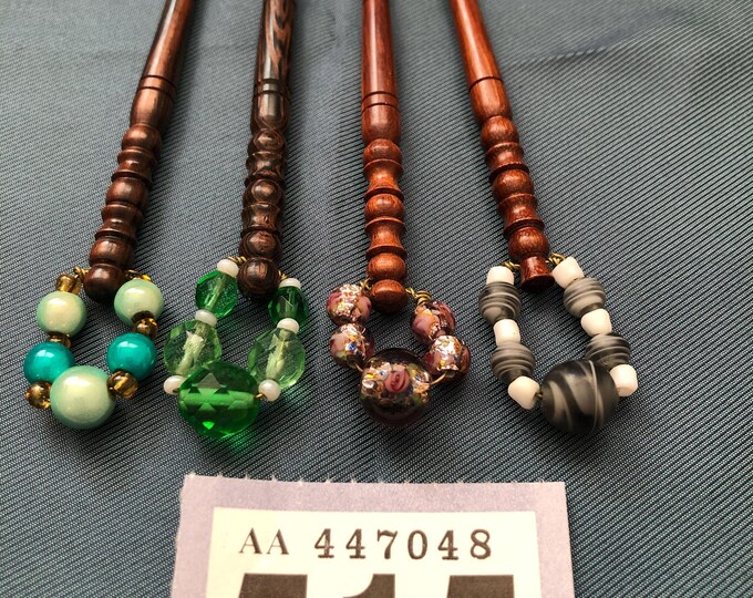 Lacemaking bobbins