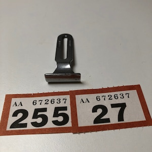 Singer sewing machine, Simanco 25527, seam guide