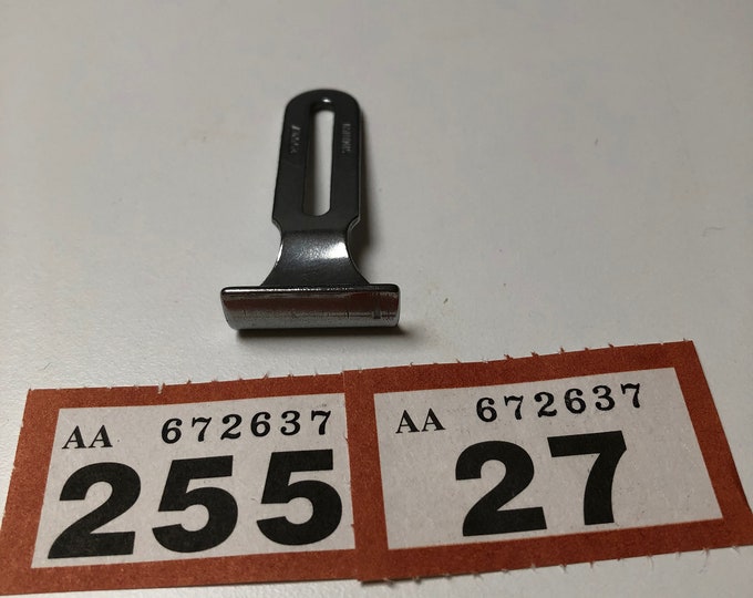 Singer sewing machine, Simanco 25527, seam guide