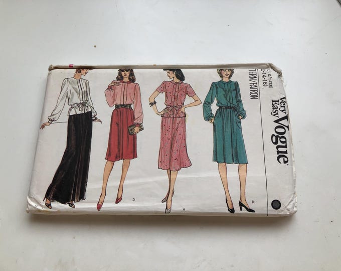 Vogue blouse and skirt pattern 8101- Factory Folded