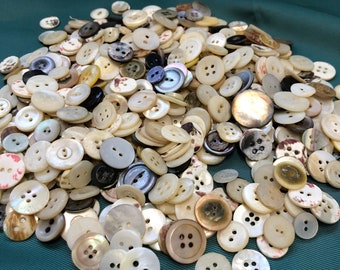 Mixed bag of 100 Vintage shell buttons