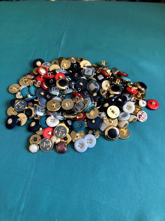 Bottoni, bottoni colorati vintage con accento dorato -  Italia