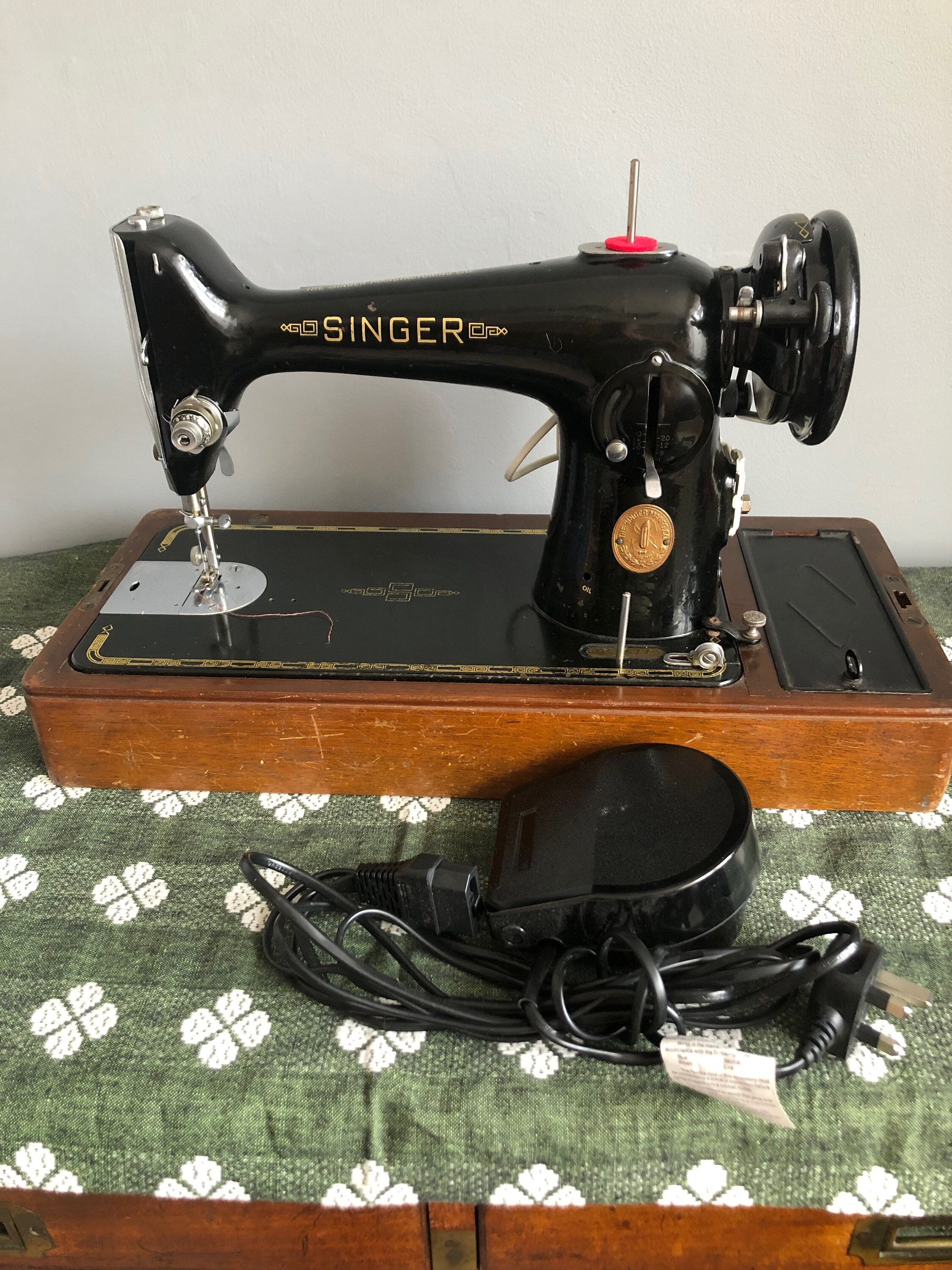 SINGER Sewing Machine Bentwood Carrying Wooden Case Top Cover Lid