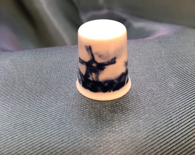 Vintage Thimble - Delft Windmill