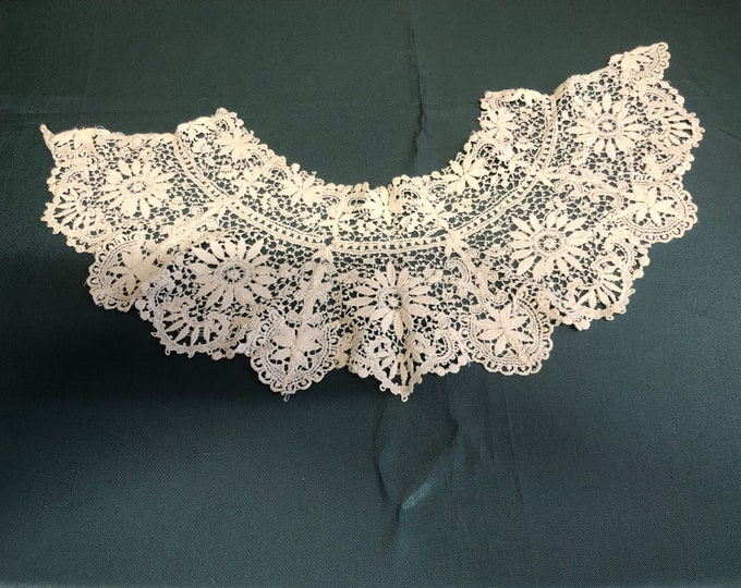 Vintage handmade lace collar