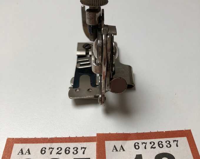 Singer sewing machine, Simanco 36518, back clamping ruffler