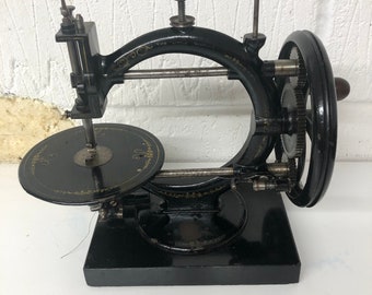 Little Wanzer Sewing Machine, Antique