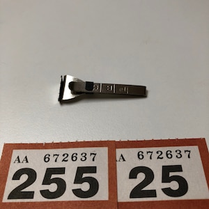 Singer sewing machine, Simanco 25525, Bias gauge