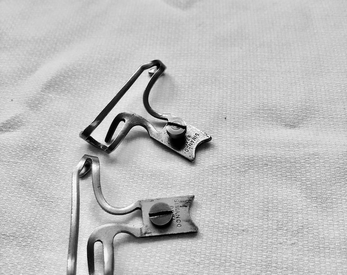 Singer sewing machine shuttle holder, caddy bracket for 28K