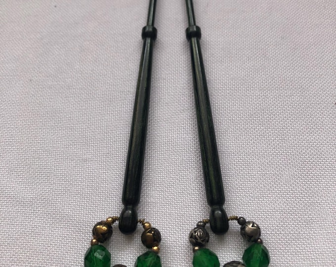 Lacemaking bobbins, midland bobbin pair
