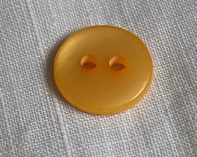 Buttons, Vintage orange / apricot fashion buttons