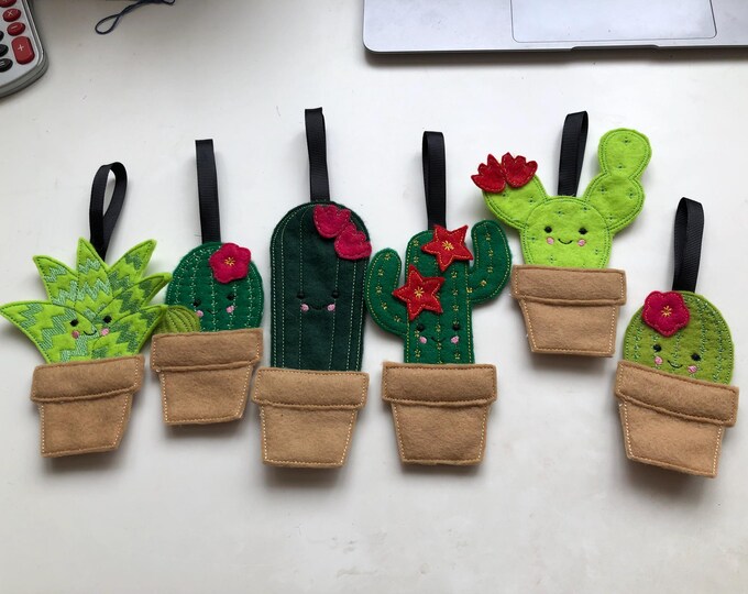 cactus felt hangers, door hangers, felt hanging decoration.