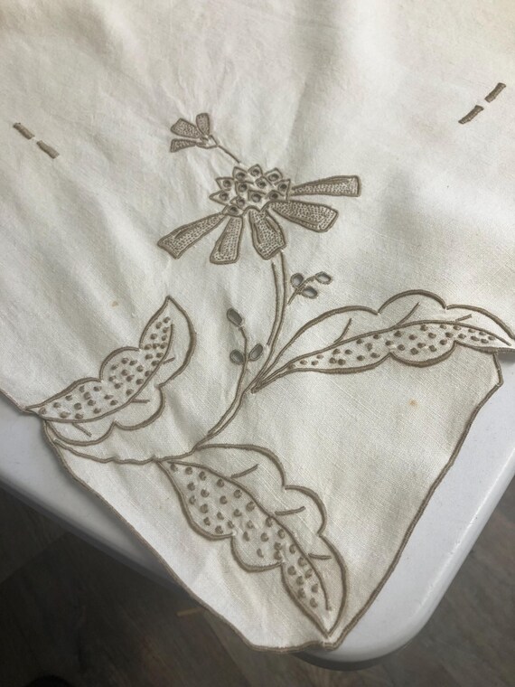 手刺繍のリネンテーブルクロス - Etsy 日本
