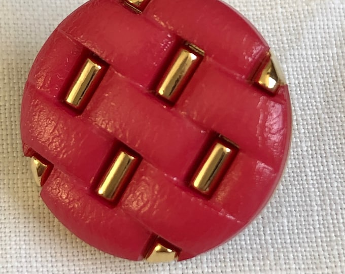 Buttons, Vintage circular pink / red fashion buttons